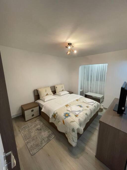 Apartament Regim Hotelier Caransebeş Exterior foto
